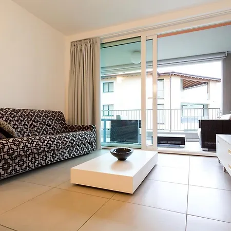 Sleeps 4 Pool Air Con T421959 Appartement Maccagno