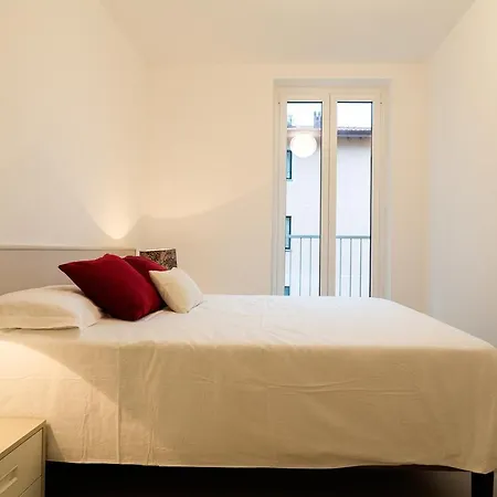 Διαμέρισμα Sleeps 4 Pool Air Con T421959 Maccagno