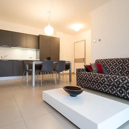 Διαμέρισμα Sleeps 4 Pool Air Con T421959